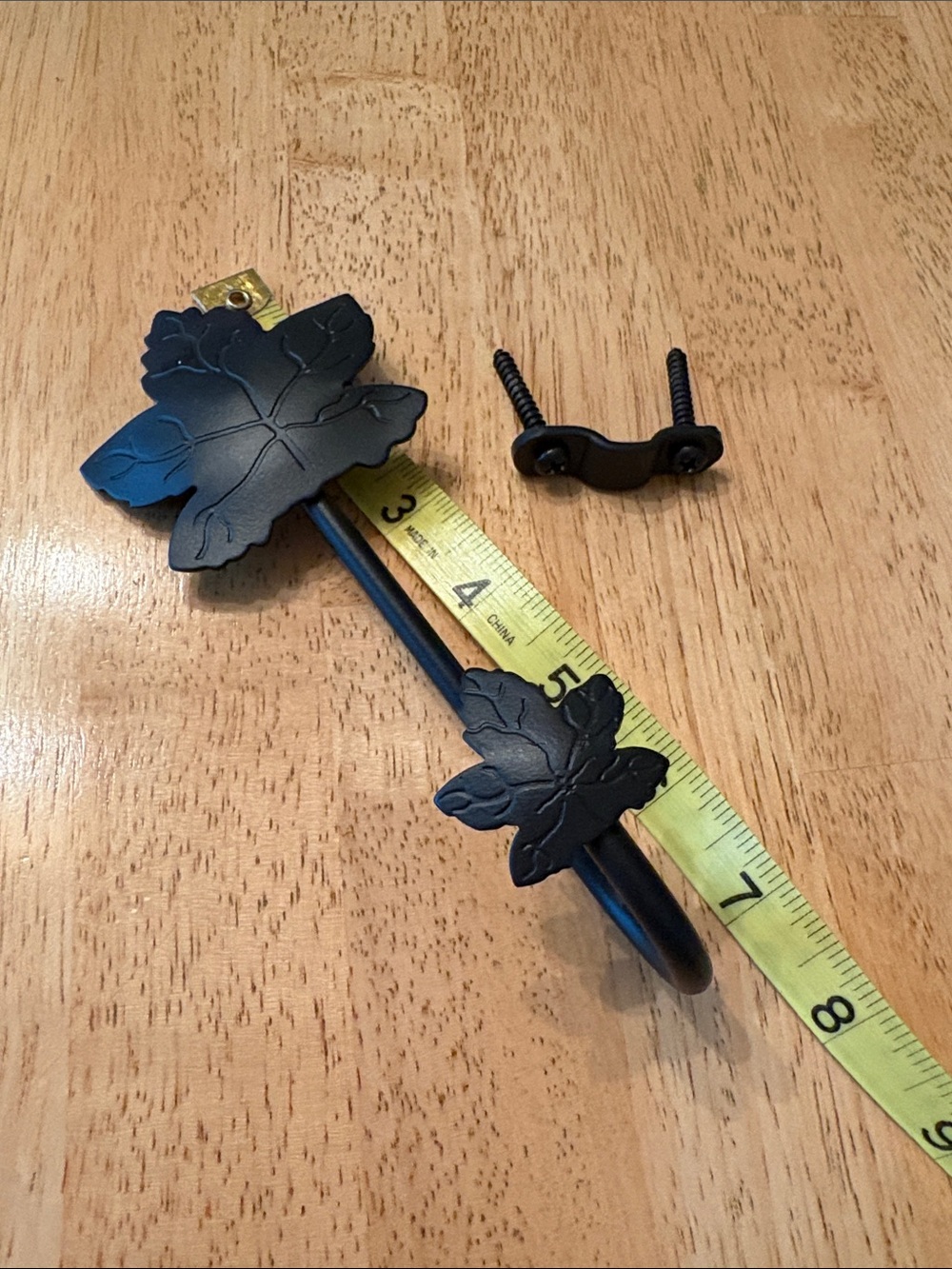Longaberger Black Leaf Wall Hook with Leaf Motif